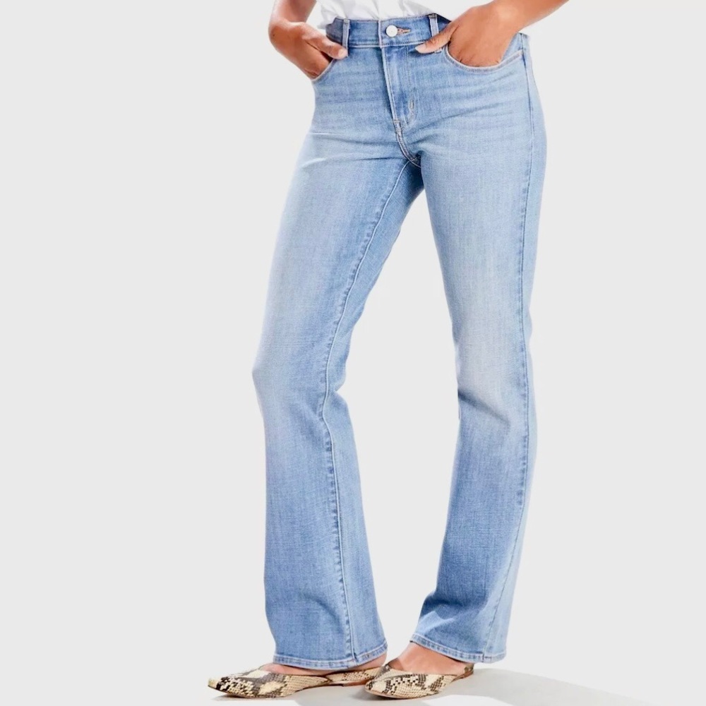 NWT- WOMEN’S CLASSIC BOOTCUT LEVI’S